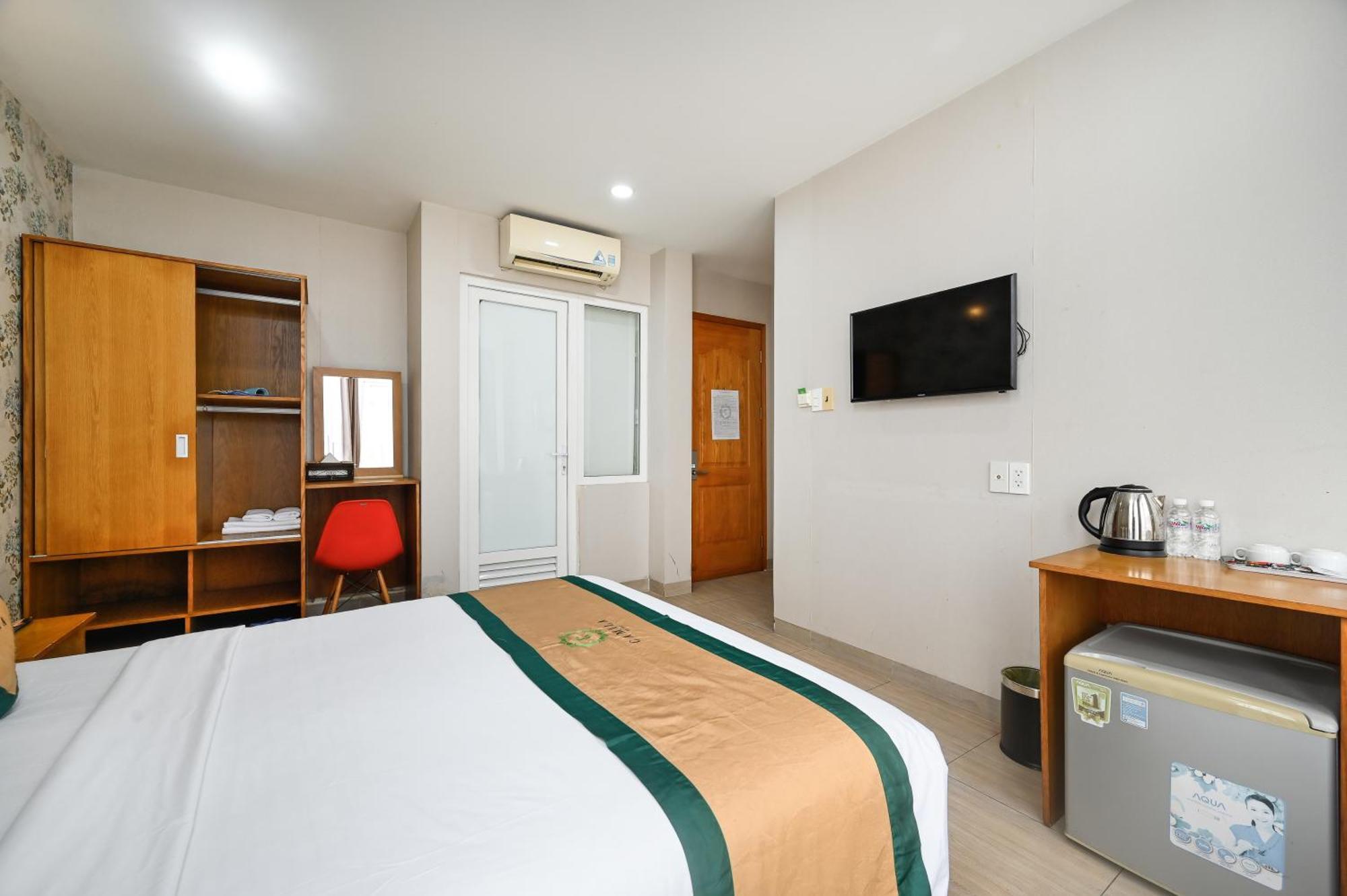 Hotel Camila Airport Hotel 3*